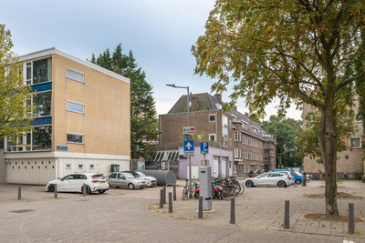 Willem van. 10-B