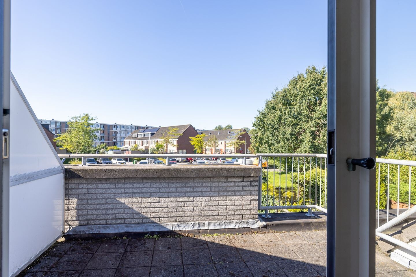 Tussenwoning te koop: Ringdijk 141, Rotterdam