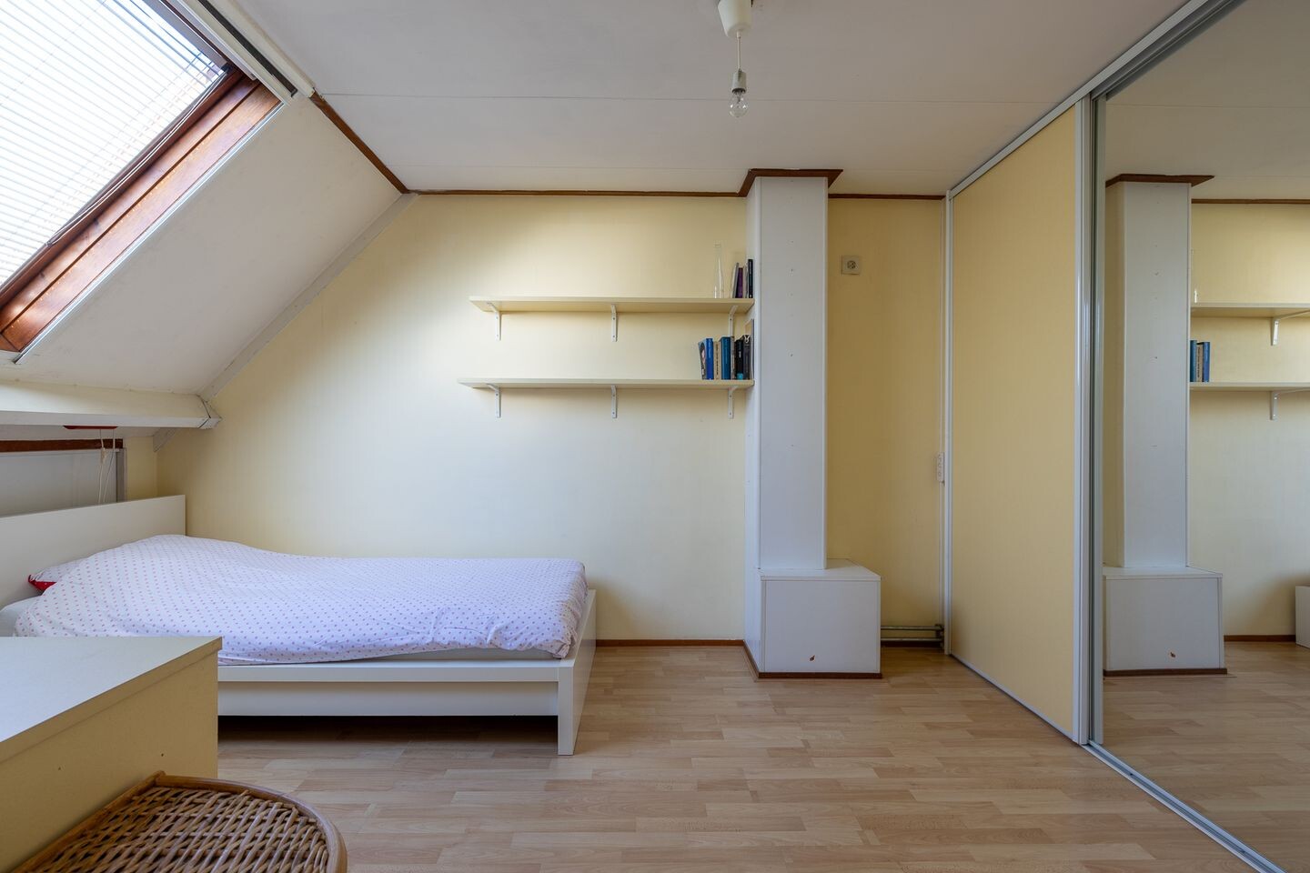 Tussenwoning te koop: Ringdijk 141, Rotterdam