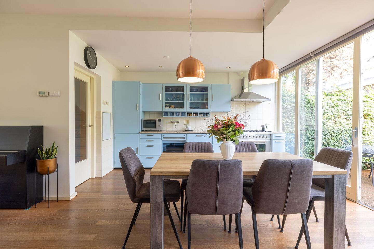 Tussenwoning te koop: Larikslaan 135, Rotterdam