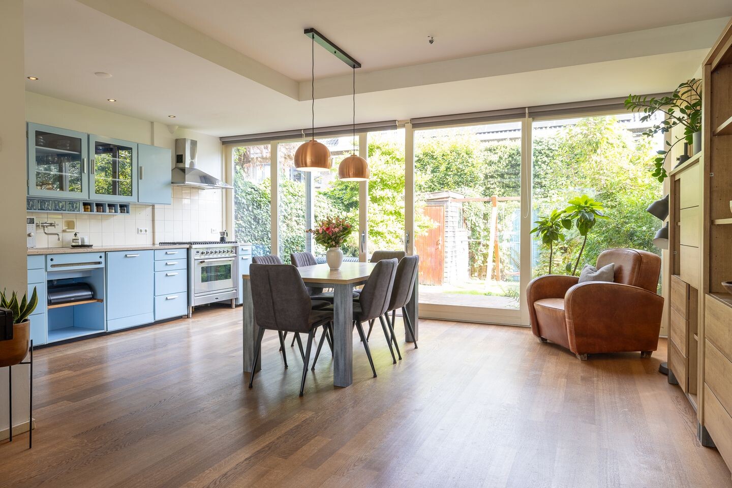 Tussenwoning te koop: Larikslaan 135, Rotterdam