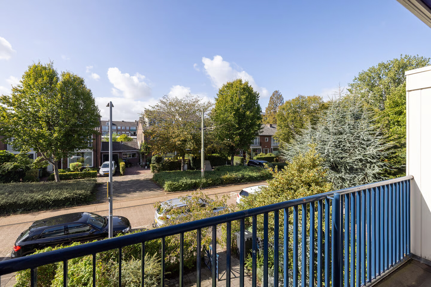Tussenwoning te koop: Larikslaan 135, Rotterdam