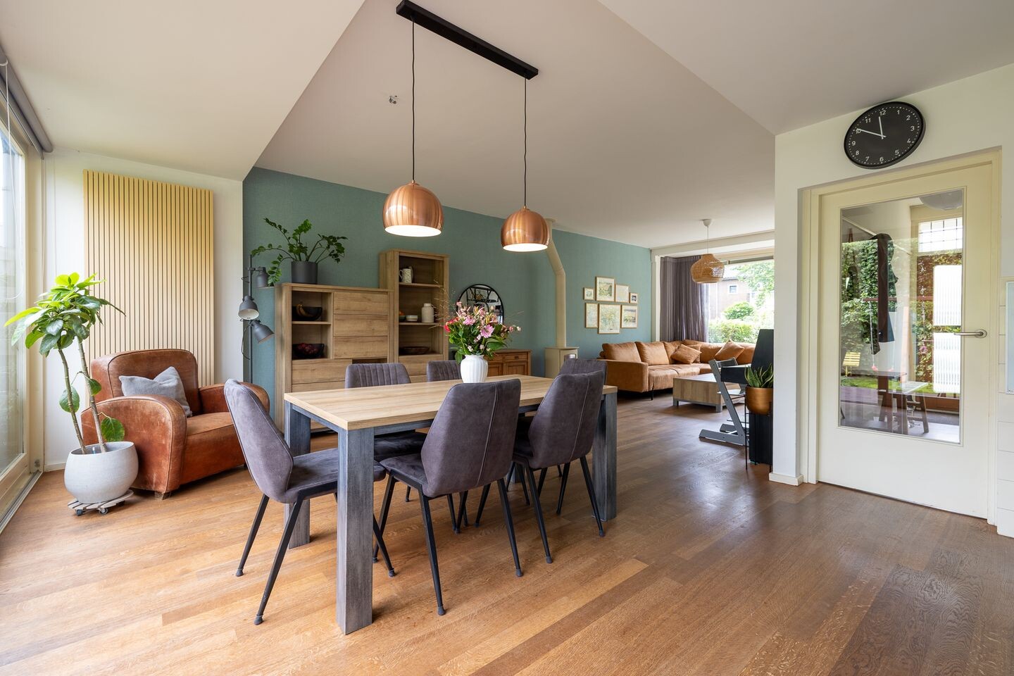Tussenwoning te koop: Larikslaan 135, Rotterdam