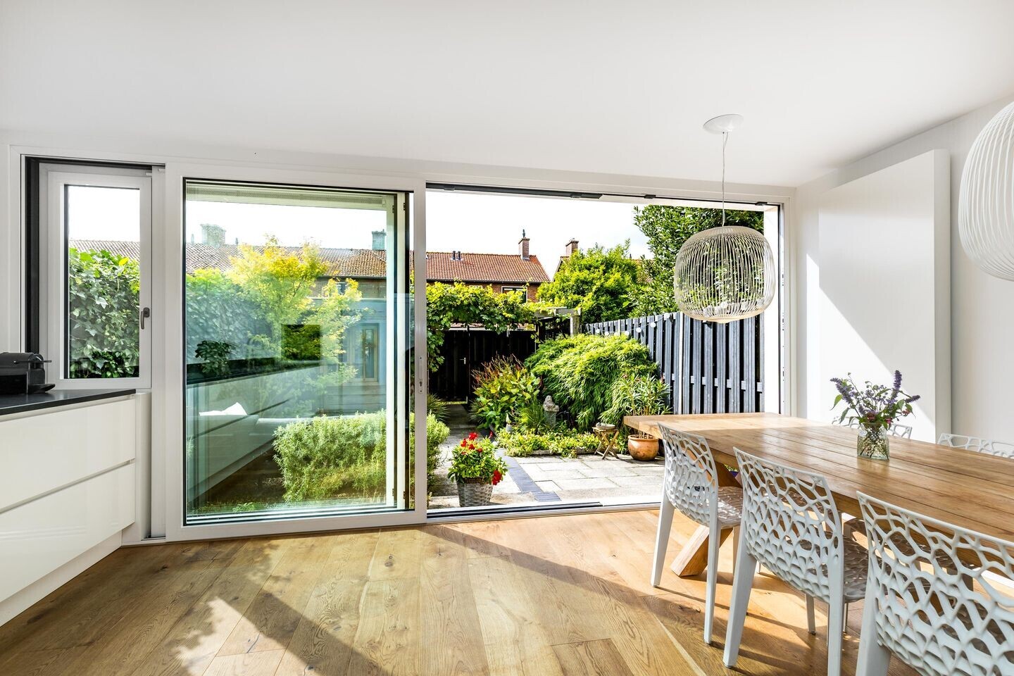Tussenwoning te koop: Larikslaan 240, Rotterdam