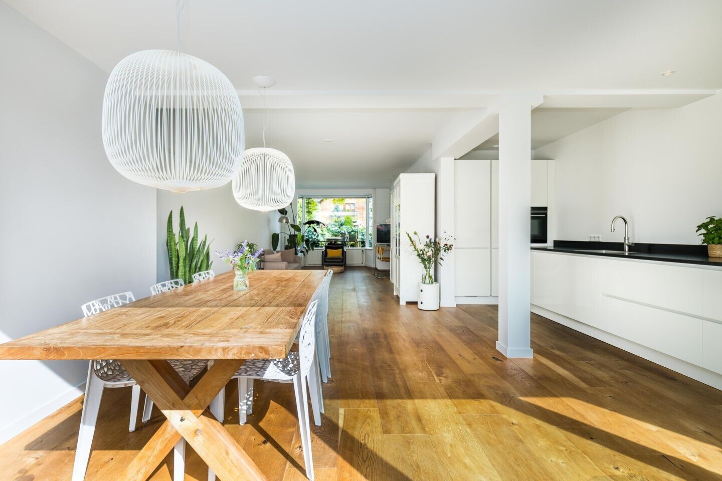 Tussenwoning te koop: Larikslaan 240, Rotterdam