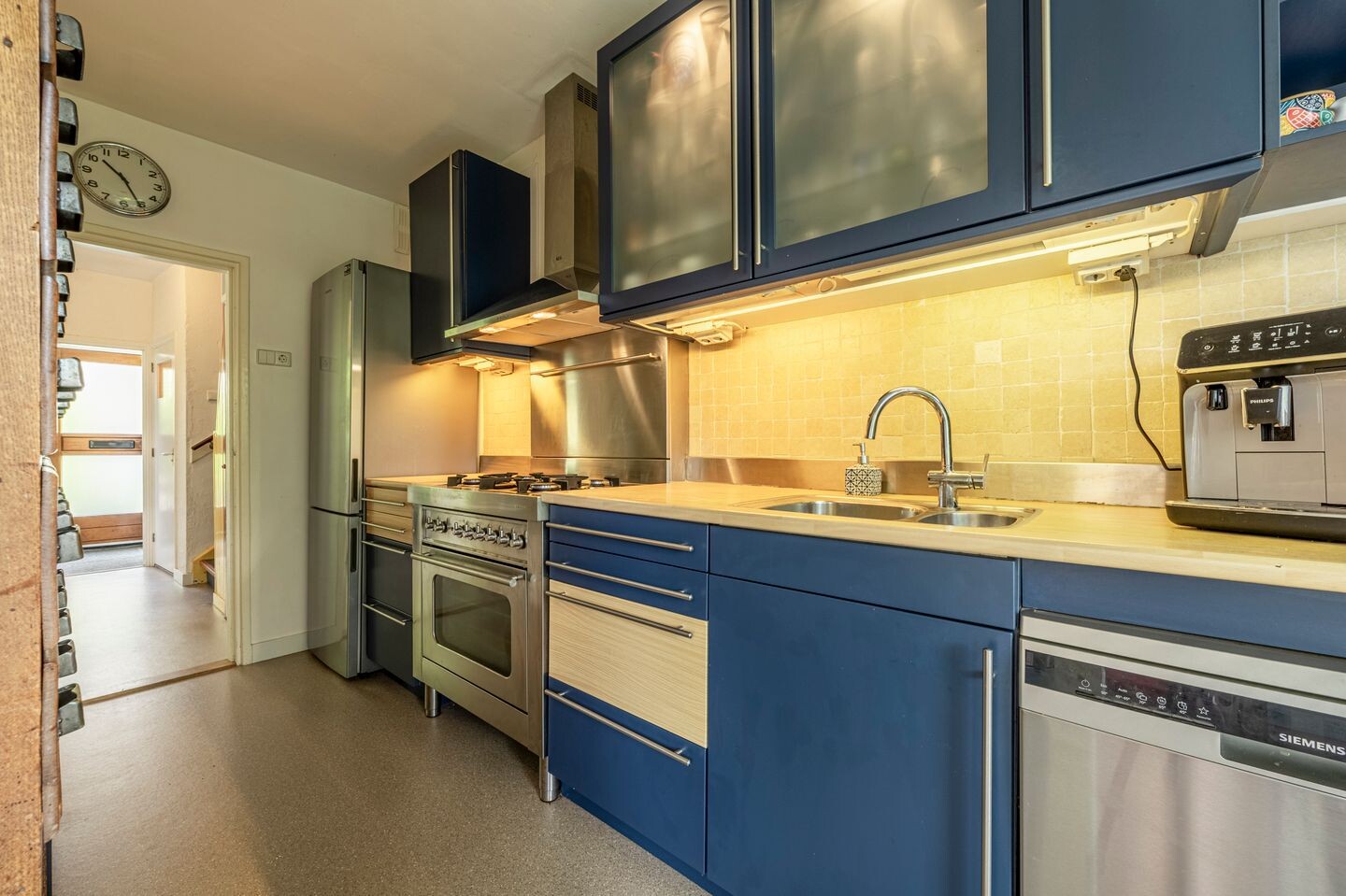 Tussenwoning te koop: Wingerdlaan 12, Rotterdam