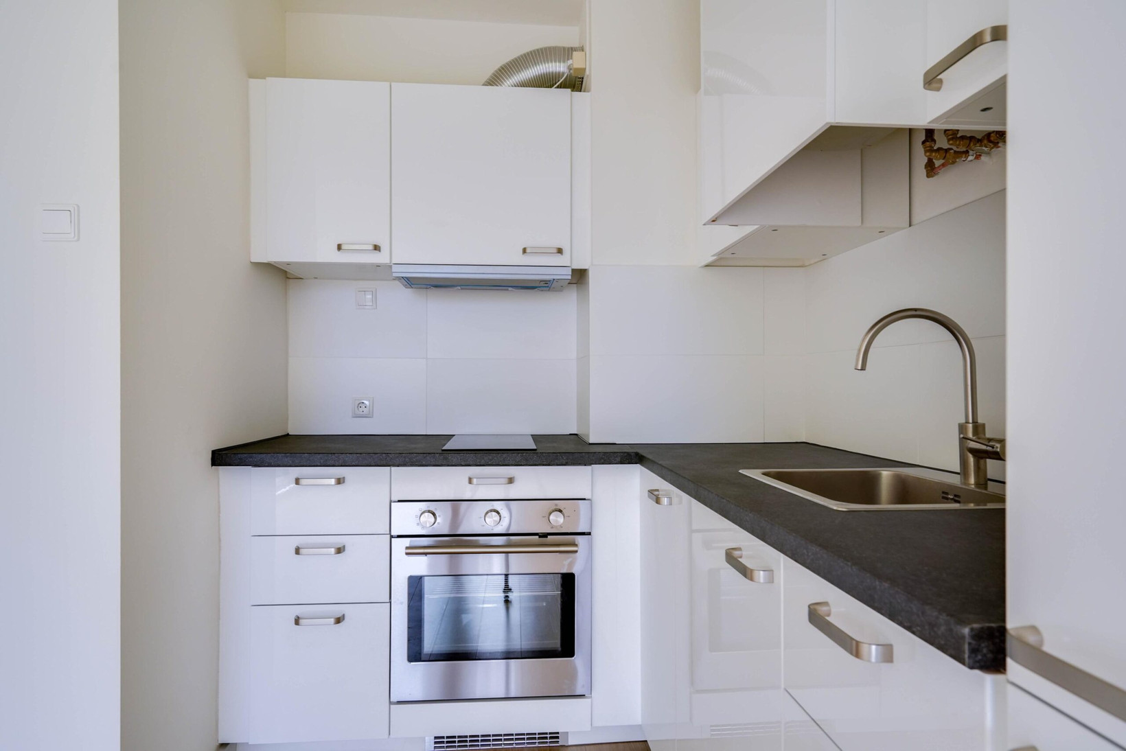 Studio te koop: Granadoslaan 80, Rotterdam