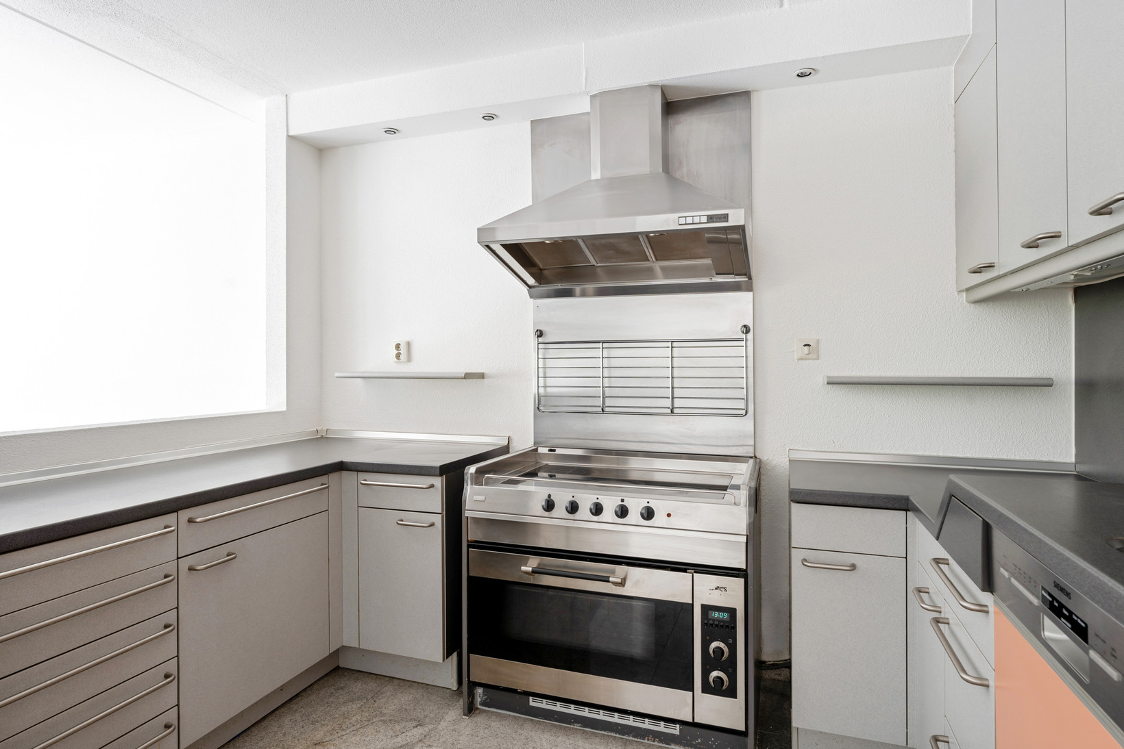 Tussenwoning te koop: Kees van Hasseltstraat 10, Rotterdam