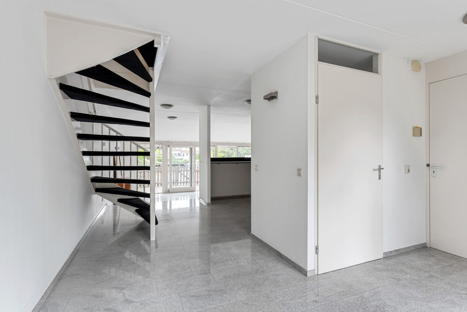 Tussenwoning te koop: Kees van Hasseltstraat 10, Rotterdam