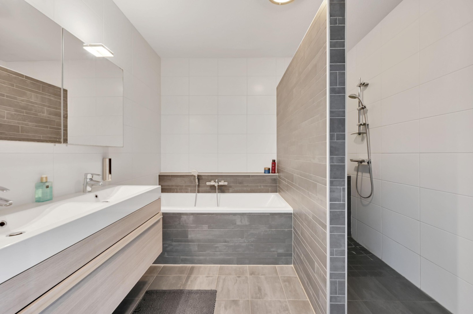 Tussenwoning te koop: Henri Matissestraat 12, Rotterdam