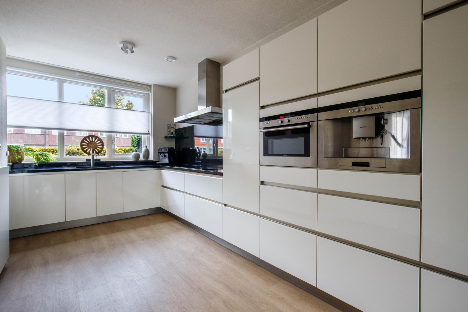 Hoekwoning te koop: Maurice de Vlaminckstraat 6, Rotterdam