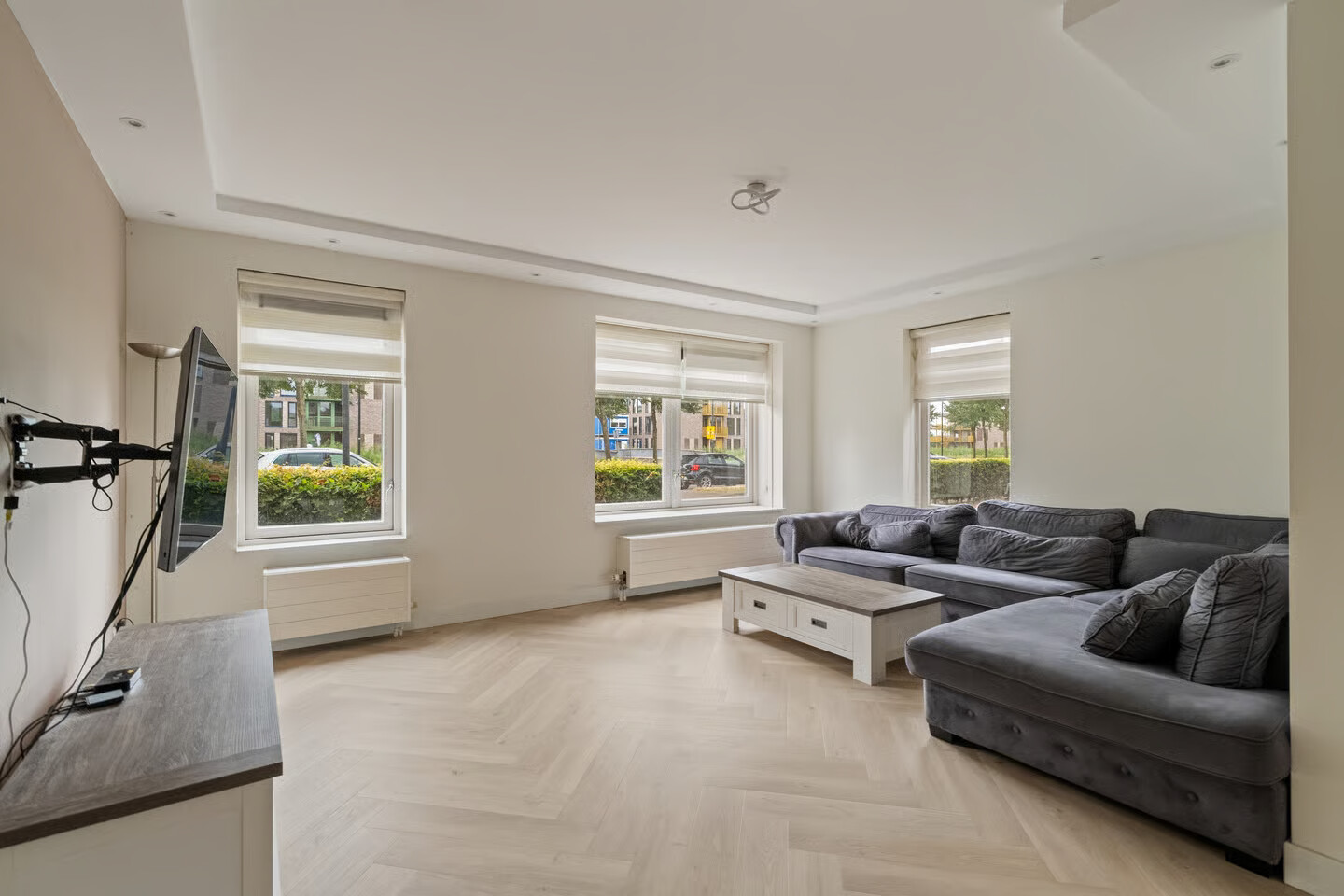 Tussenwoning te koop: Laan van Magisch Realisme 11B, Rotterdam