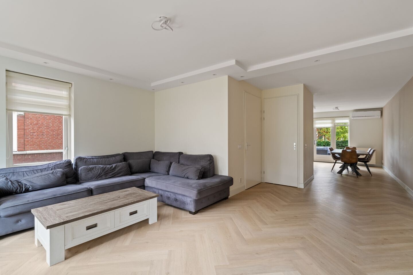Tussenwoning te koop: Laan van Magisch Realisme 11B, Rotterdam