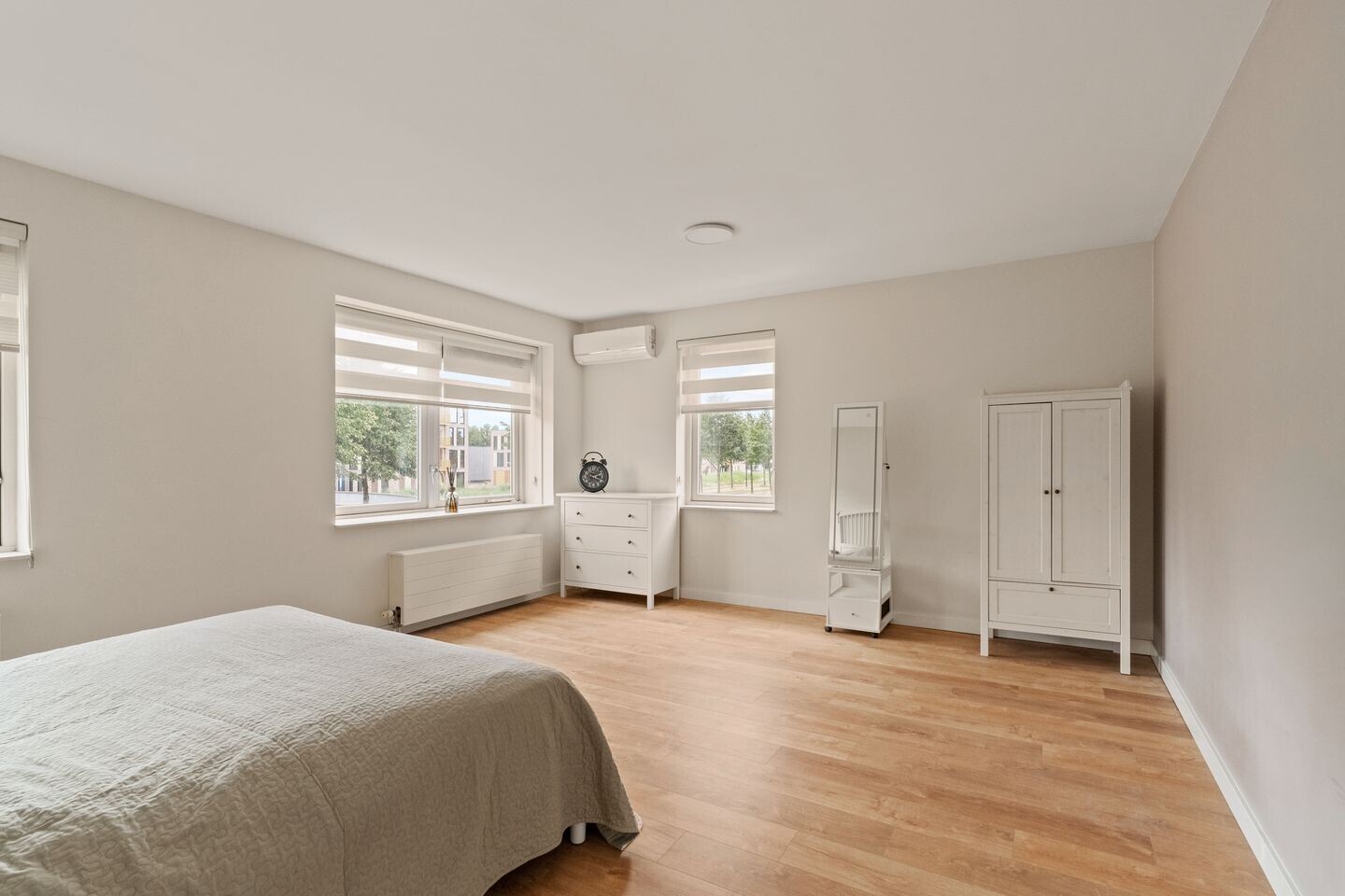 Tussenwoning te koop: Laan van Magisch Realisme 11B, Rotterdam