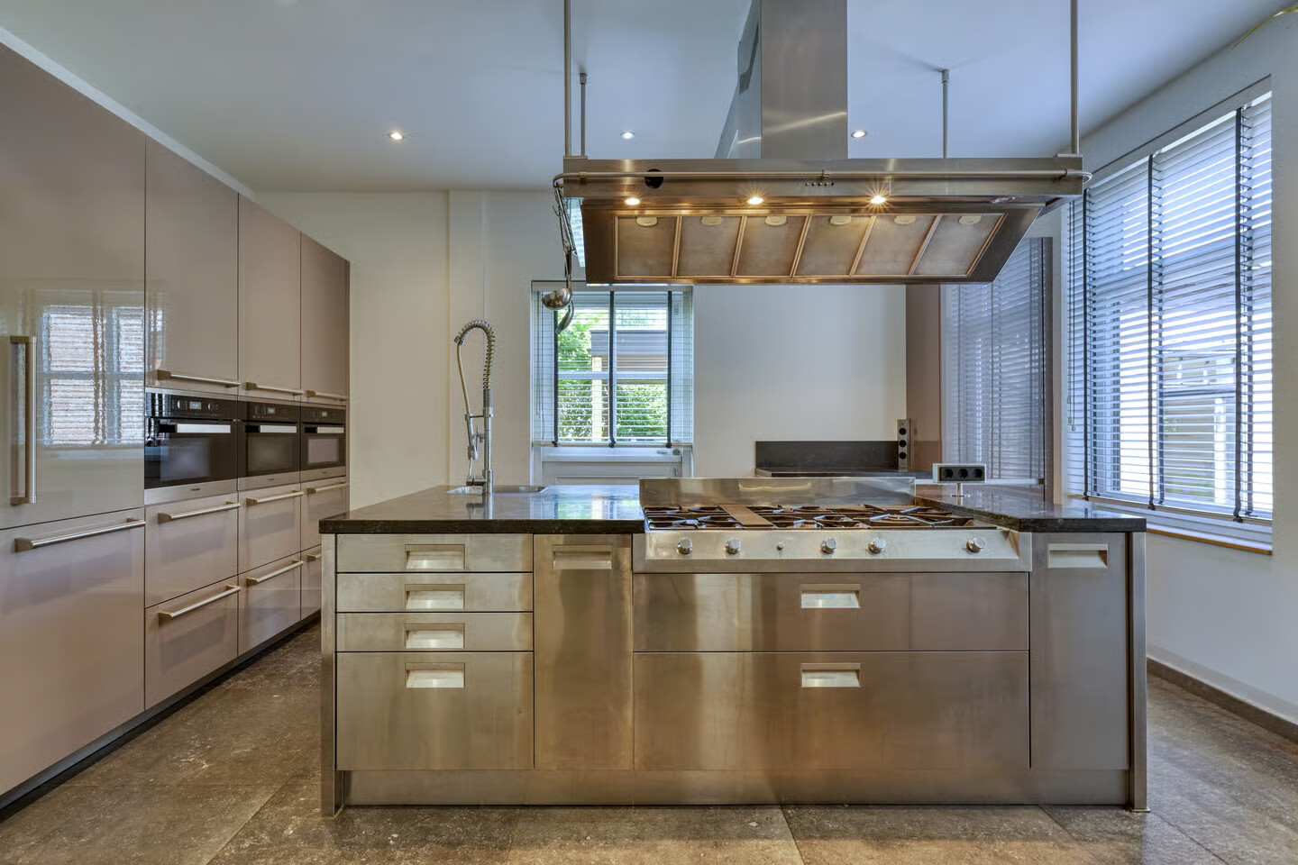 Vrijstaande woning te koop: 's-Gravenweg 767, Rotterdam
