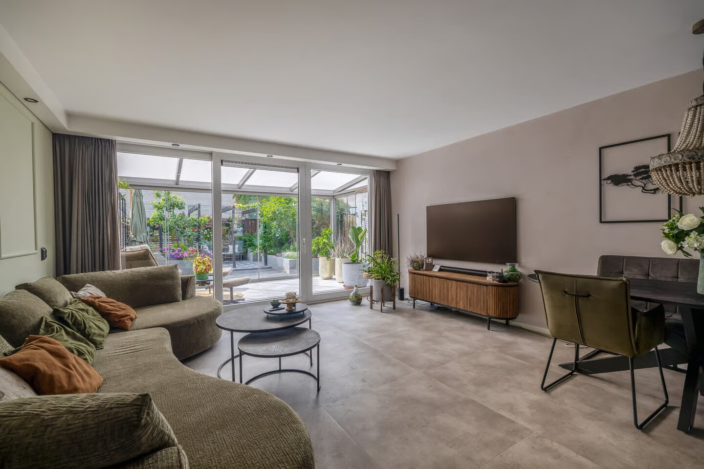 Hoekwoning te koop: Riet Blom-Mouritsstraat 1, Rotterdam