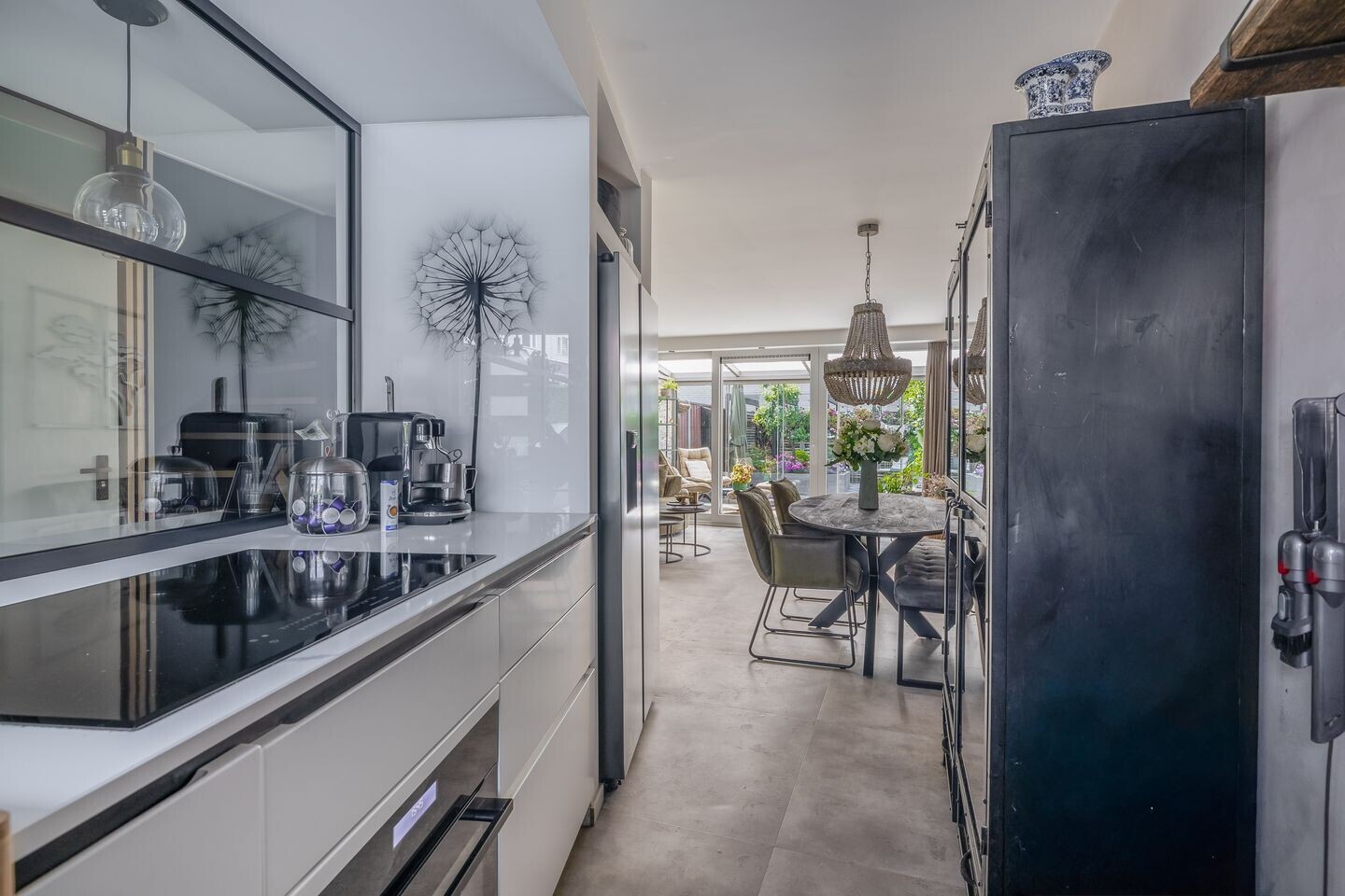 Hoekwoning te koop: Riet Blom-Mouritsstraat 1, Rotterdam