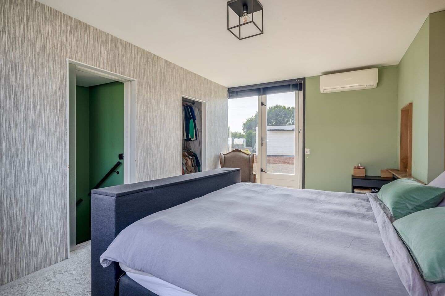 Hoekwoning te koop: Riet Blom-Mouritsstraat 1, Rotterdam