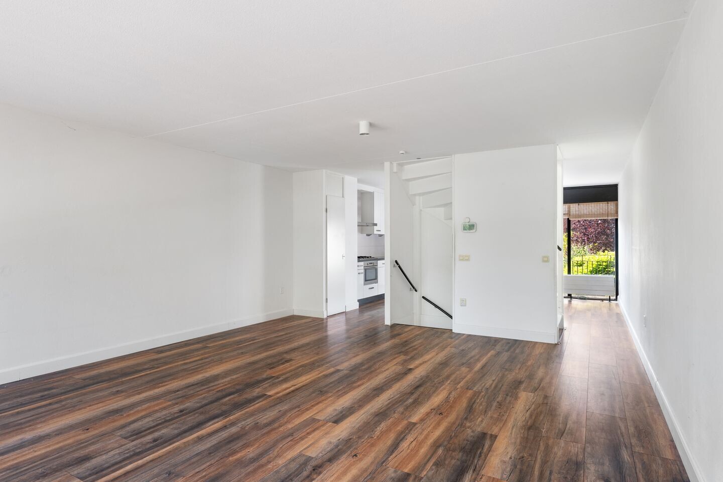 Tussenwoning te koop: A. Noordewier-Reddingiuslaan 89, Rotterdam
