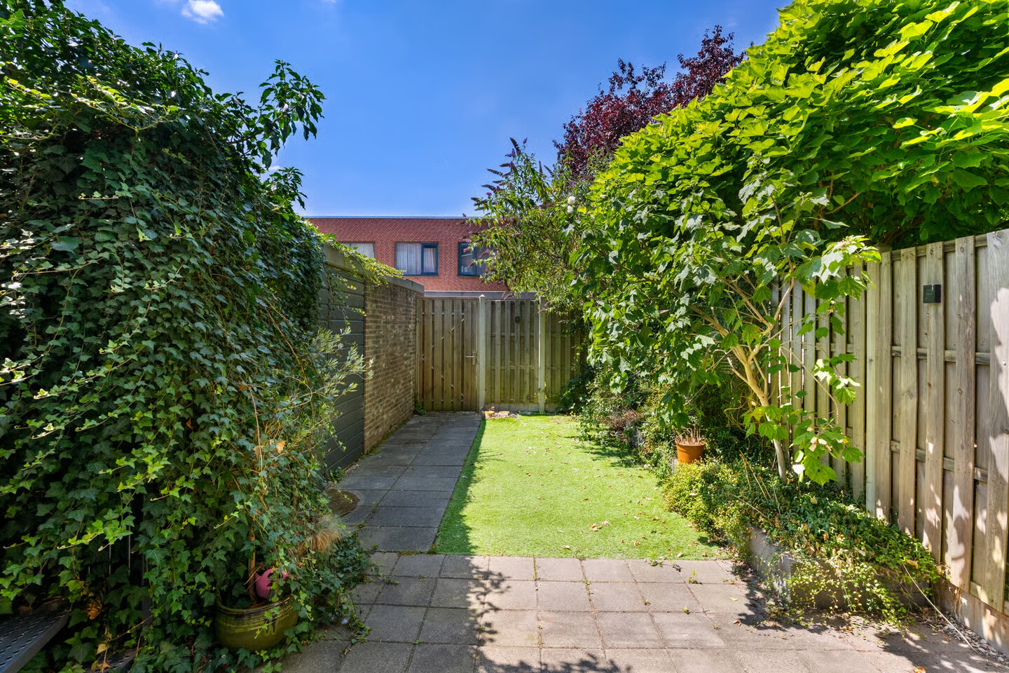 Tussenwoning te koop: A. Noordewier-Reddingiuslaan 89, Rotterdam