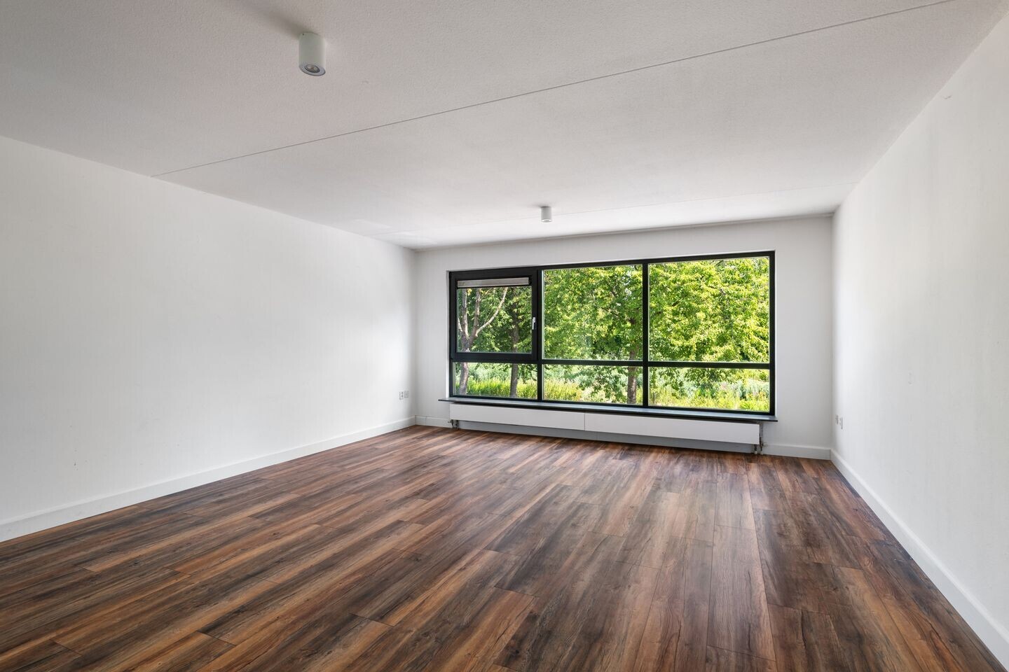 Tussenwoning te koop: A. Noordewier-Reddingiuslaan 89, Rotterdam
