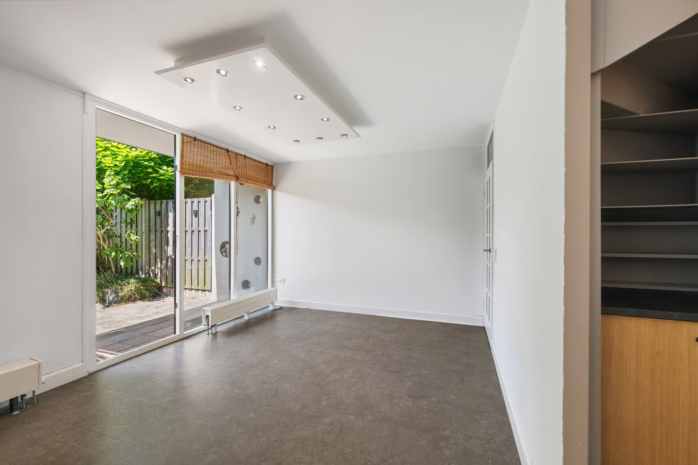 Tussenwoning te koop: A. Noordewier-Reddingiuslaan 89, Rotterdam