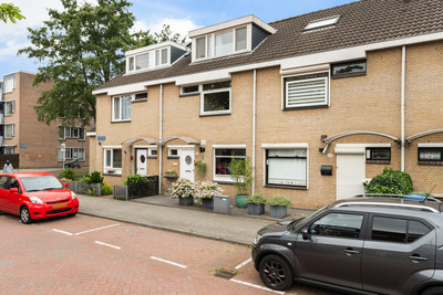 Basrastraat 25