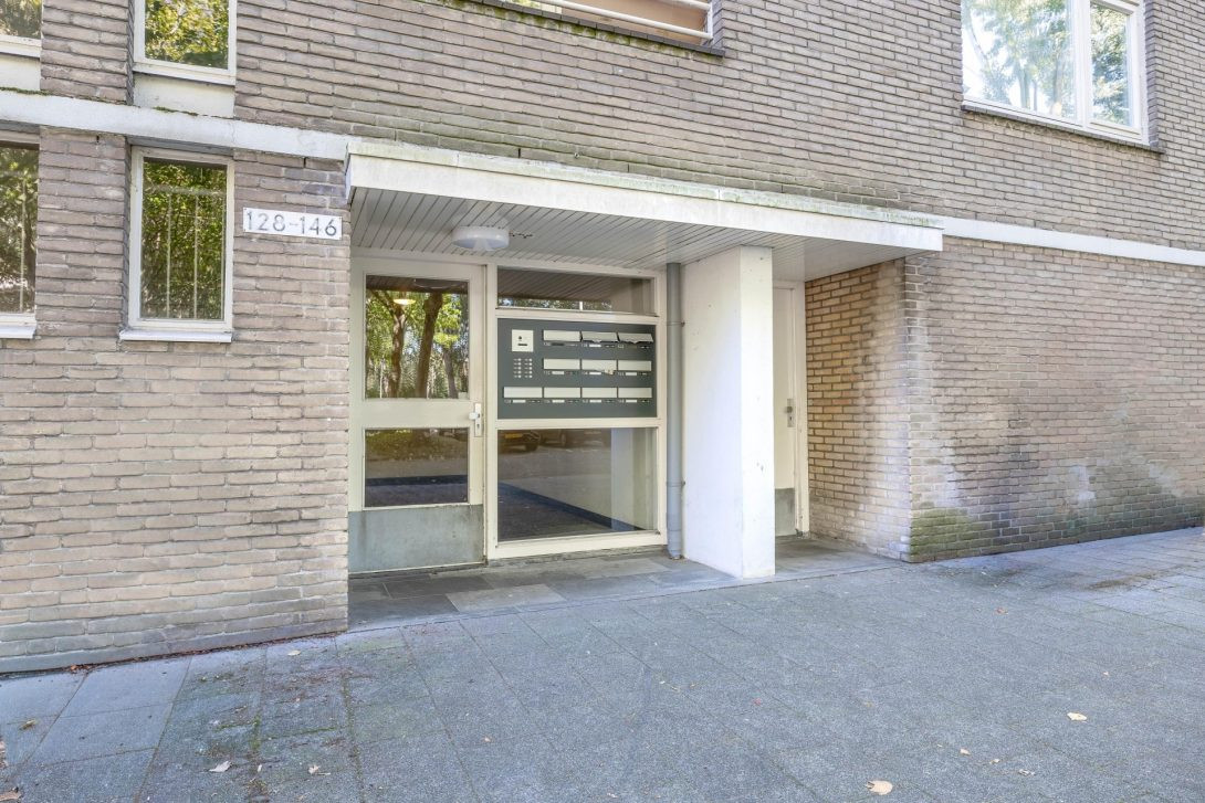 Appartement te koop: Van Bassenstraat 132, Rotterdam
