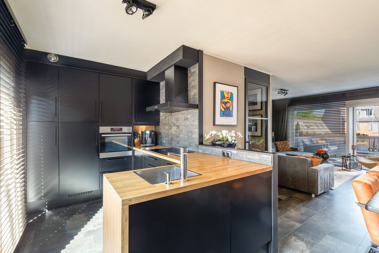 Tussenwoning te koop: Alicantepad 25, Rotterdam