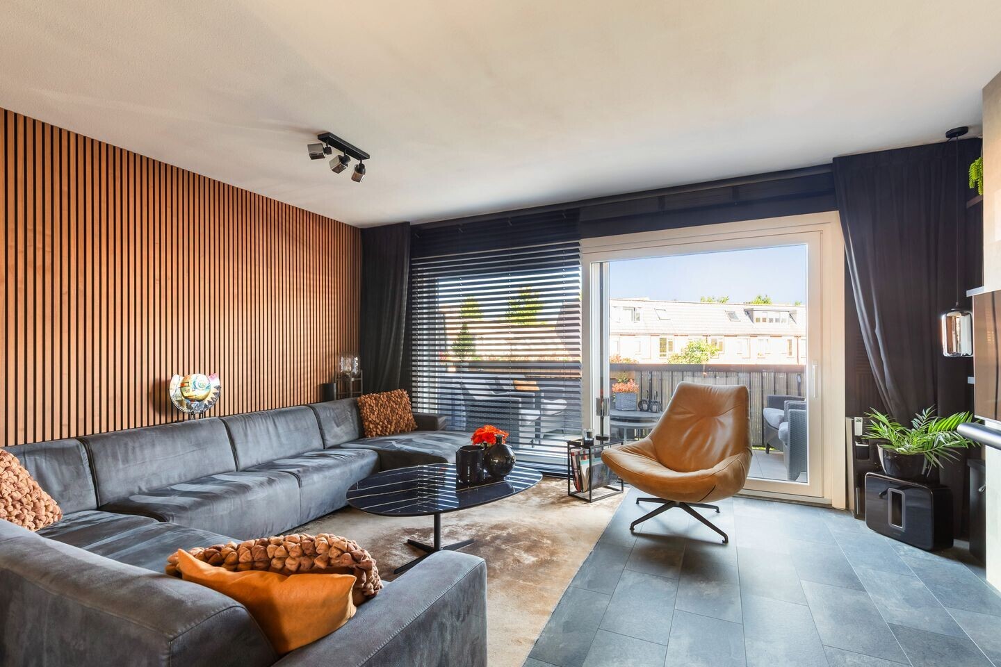 Tussenwoning te koop: Alicantepad 25, Rotterdam