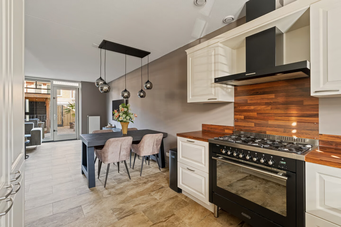 Tussenwoning te koop: Kamgras 144, Rotterdam