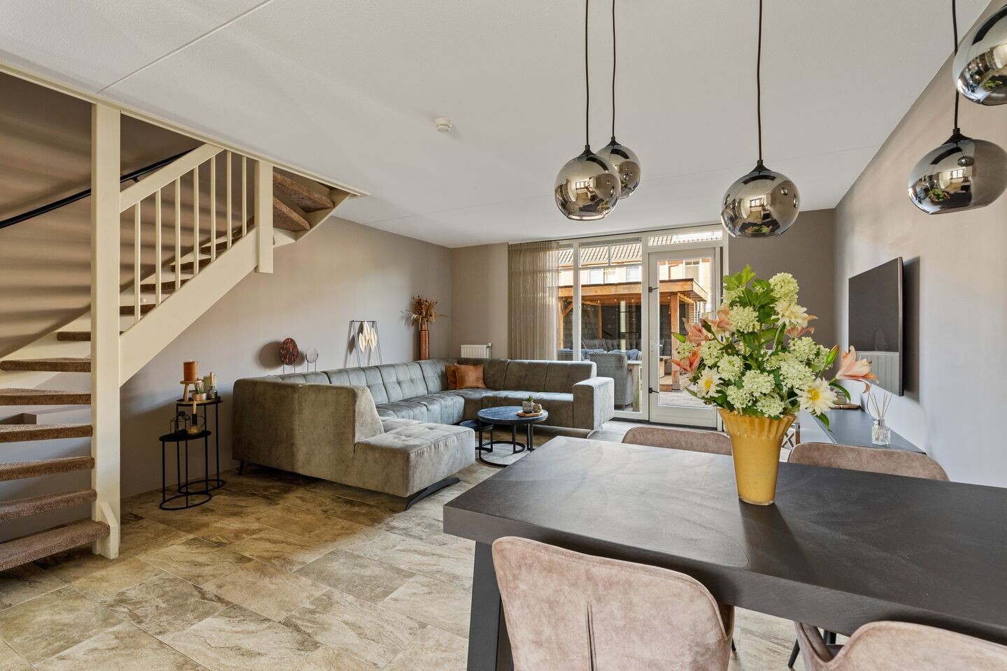Tussenwoning te koop: Kamgras 144, Rotterdam