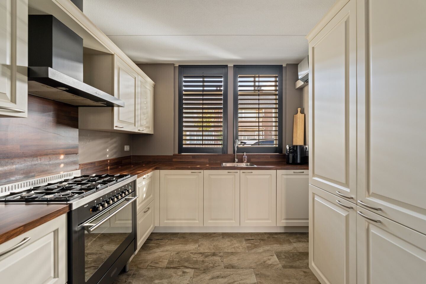 Tussenwoning te koop: Kamgras 144, Rotterdam
