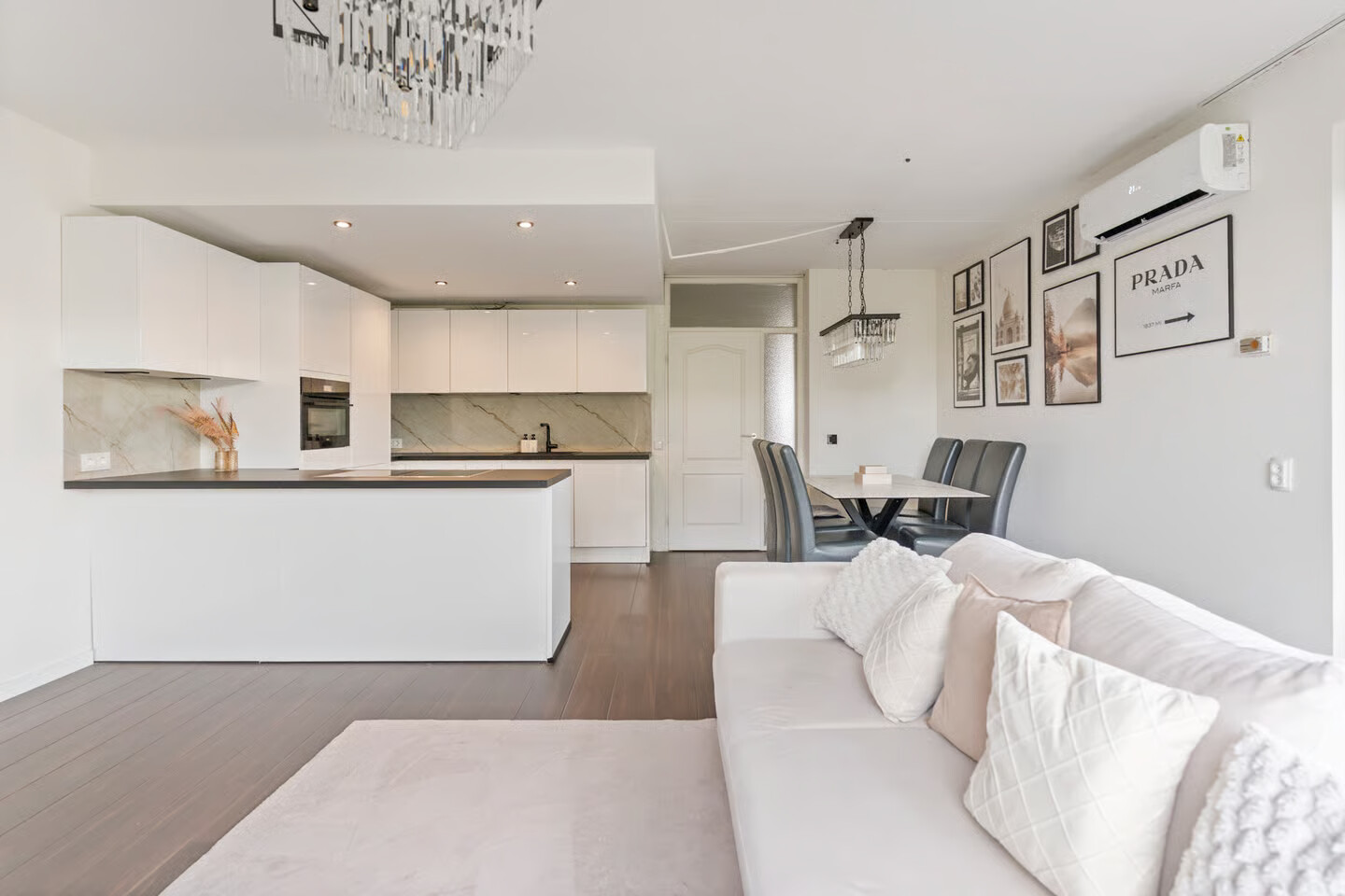 Appartement te koop: Ambachtsplein 197, Rotterdam