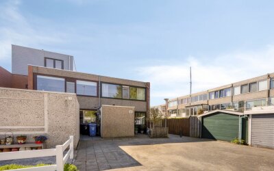 Scharlakendoorn 1