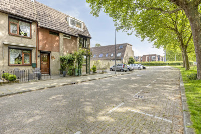 Carry van Bruggensingel 80