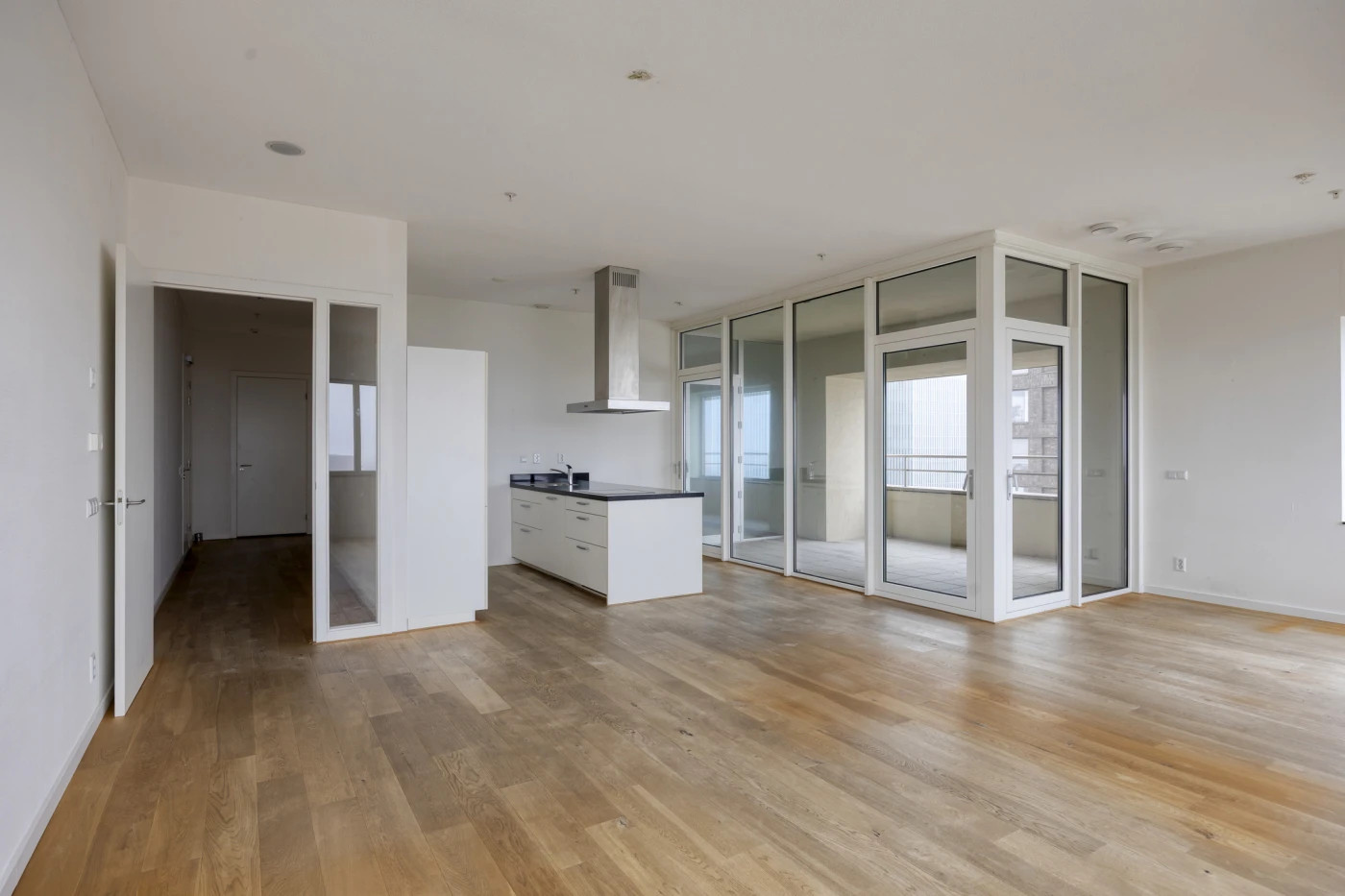 Appartement te koop: Van der Hoevenplein 102, Rotterdam