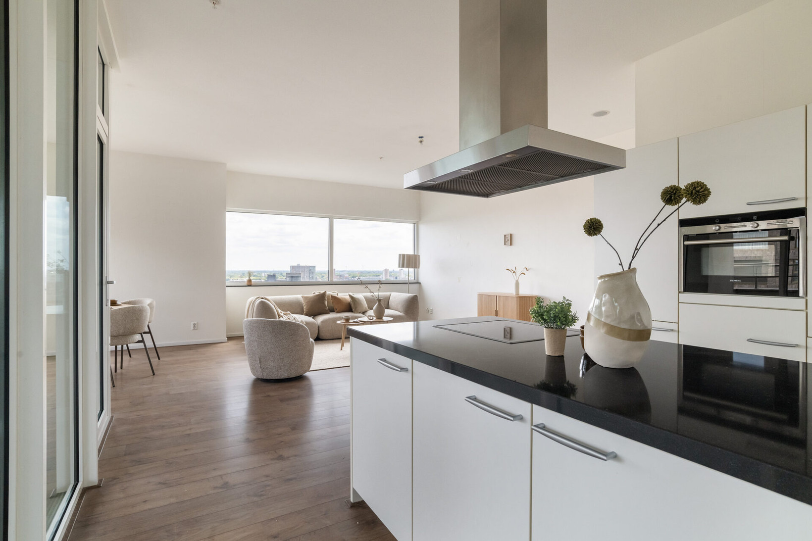 Appartement te koop: Van der Hoevenplein 108, Rotterdam