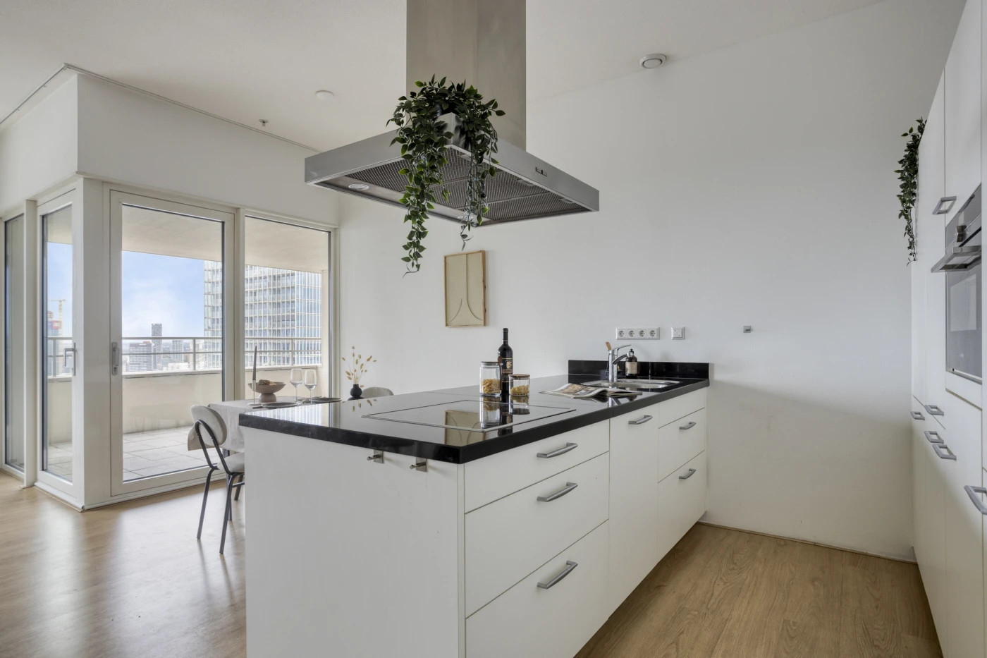 Appartement te koop: Van der Hoevenplein 178, Rotterdam