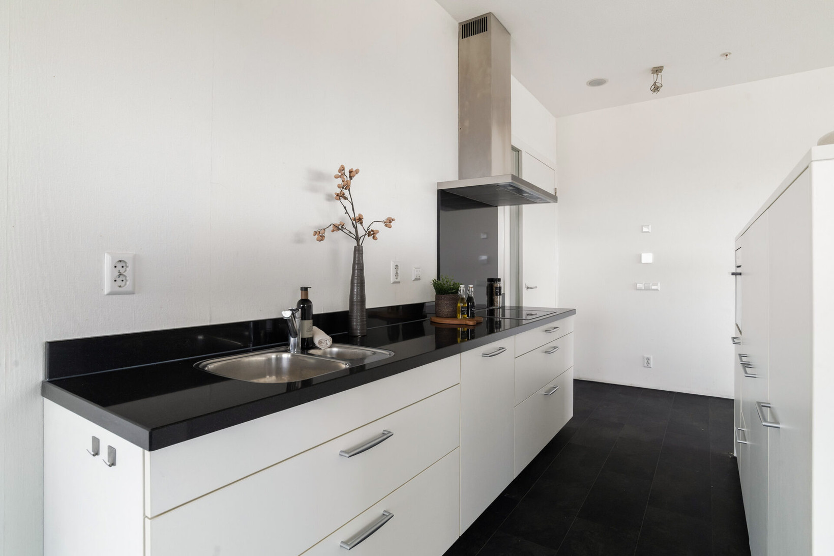 Appartement te koop: Van der Hoevenplein 185, Rotterdam