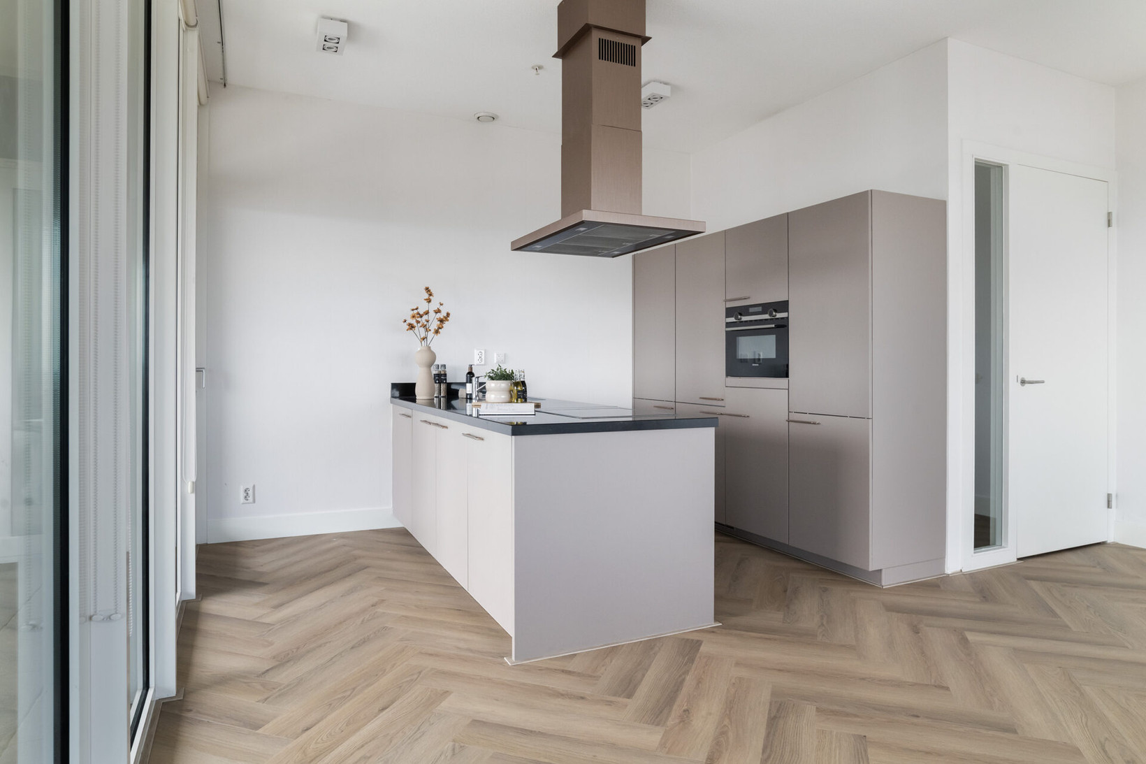 Appartement te koop: Van der Hoevenplein 188, Rotterdam