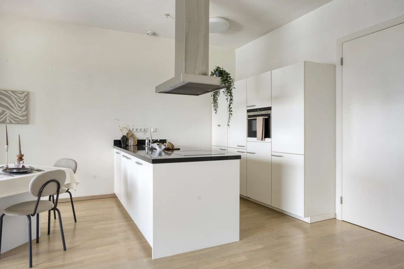 Appartement te koop: Van der Hoevenplein 76, Rotterdam