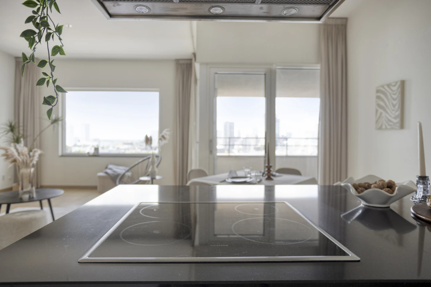 Appartement te koop: Van der Hoevenplein 76, Rotterdam
