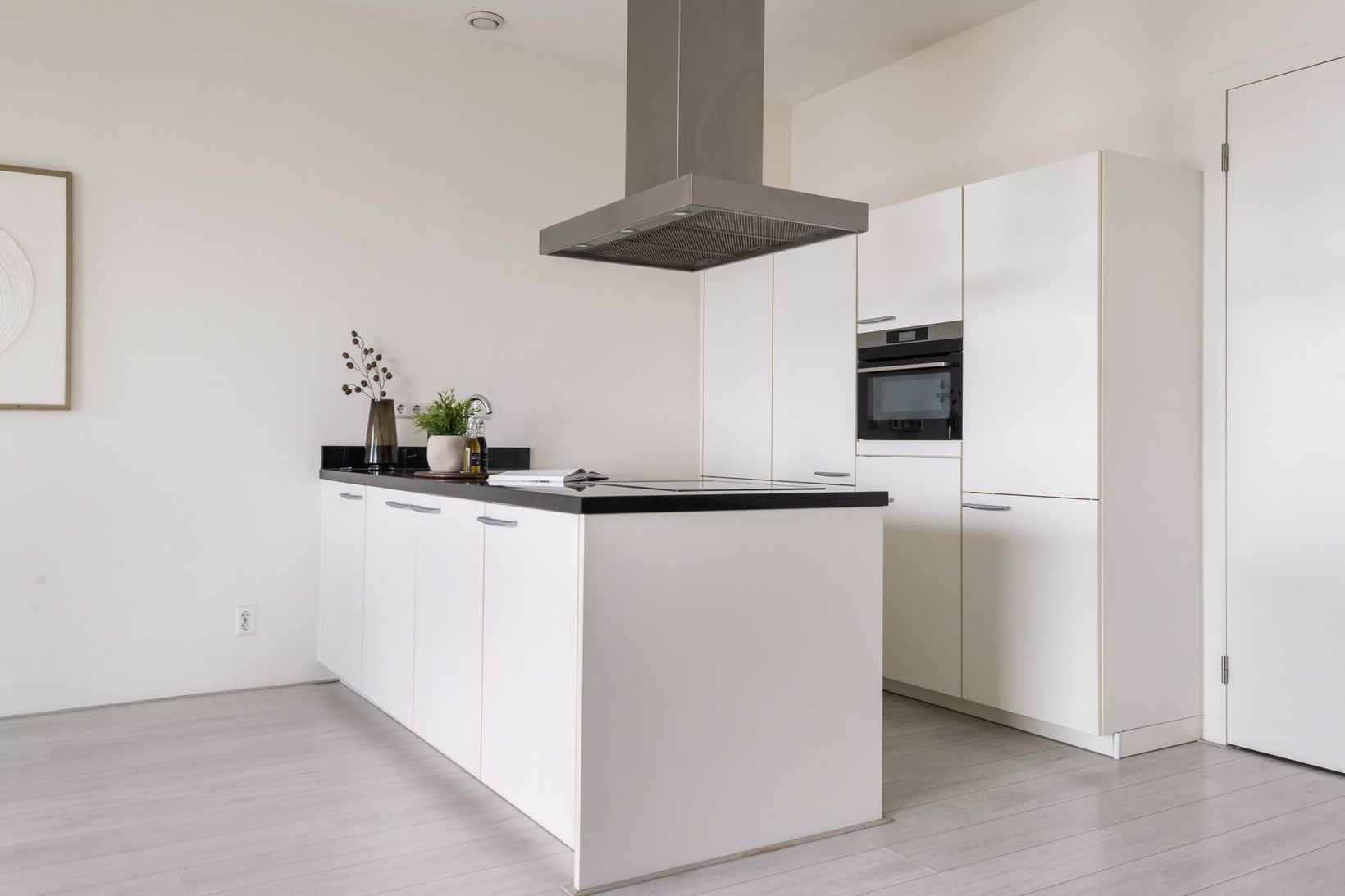 Appartement te koop: Van der Hoevenplein 88, Rotterdam