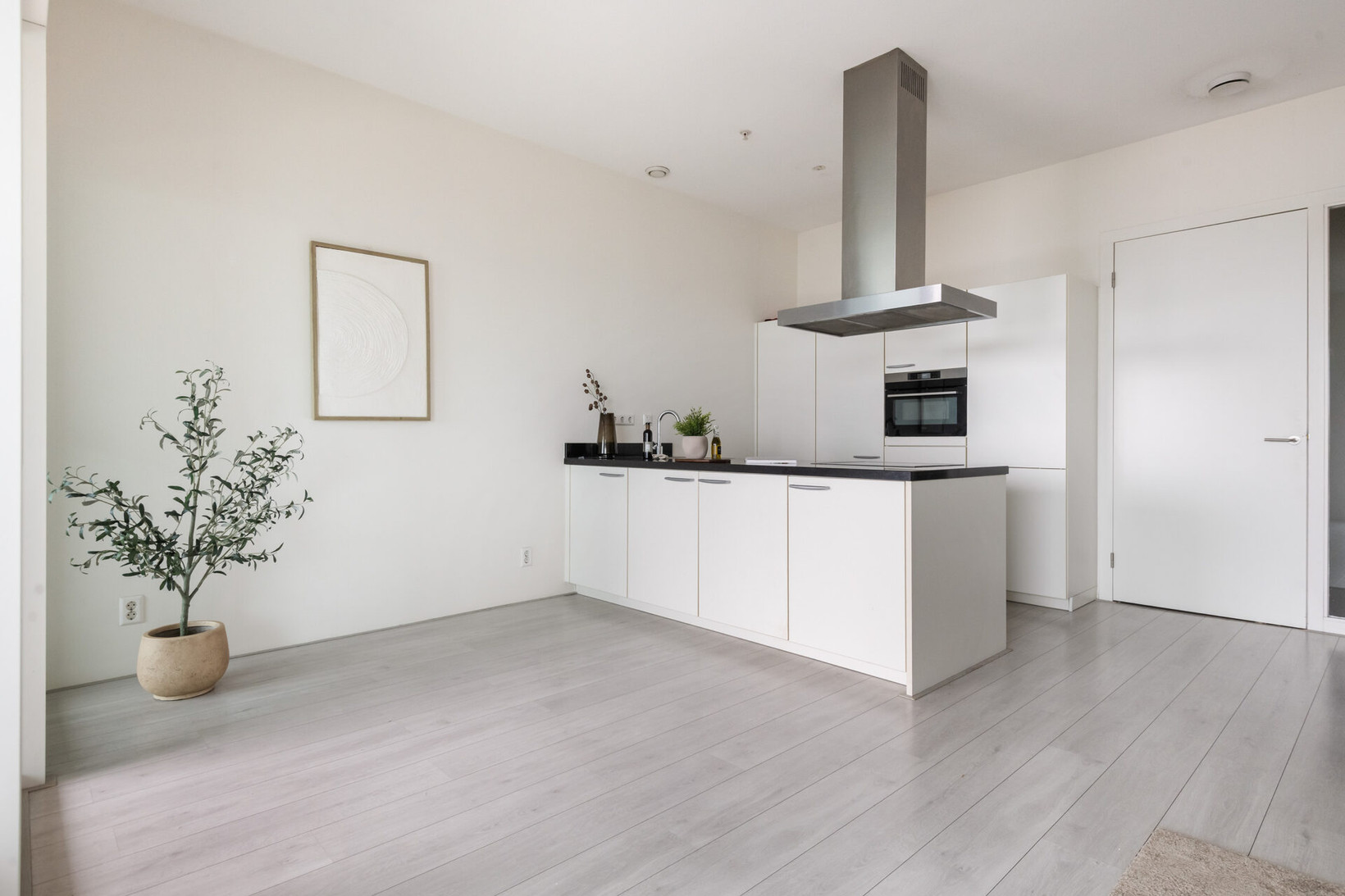 Appartement te koop: Van der Hoevenplein 88, Rotterdam