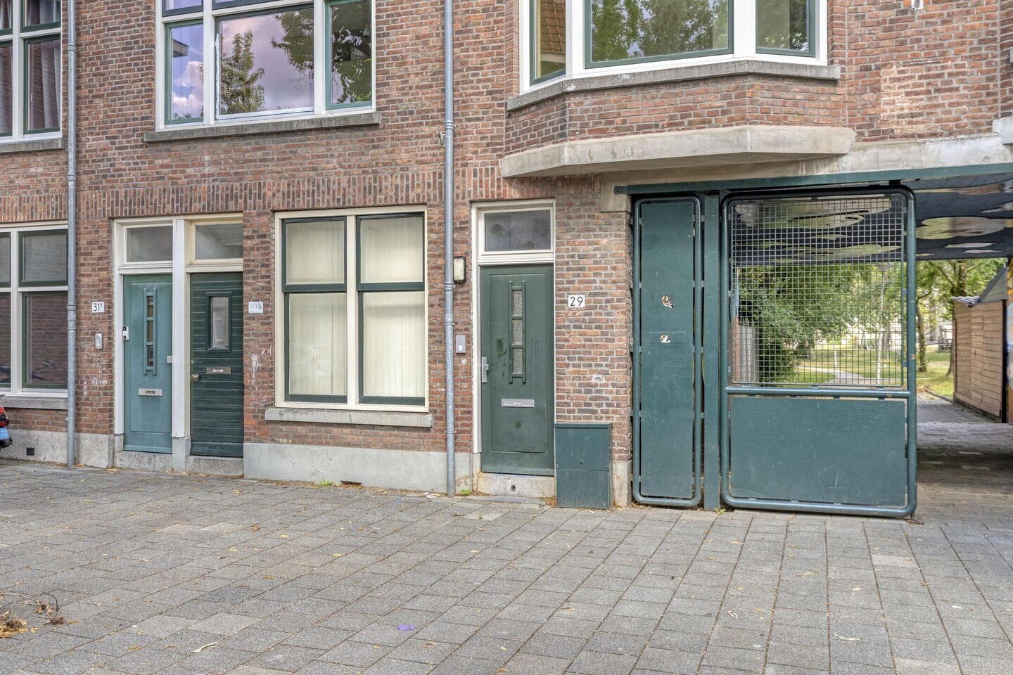 Tussenwoning te koop: Friesestraat 29, Rotterdam
