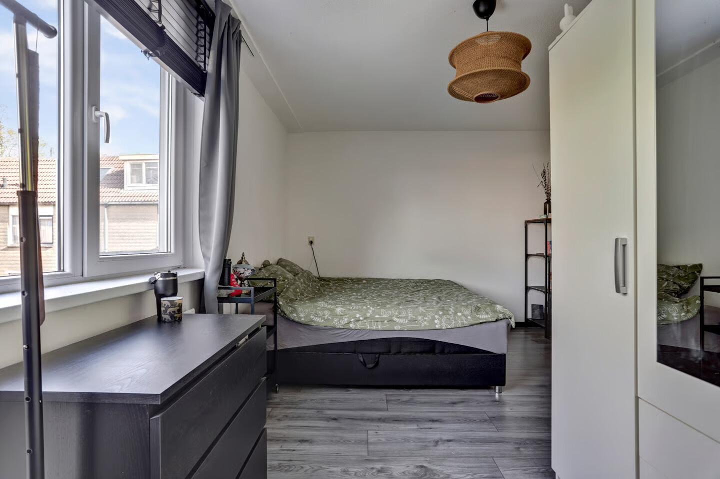 Tussenwoning te koop: rhijnauwensingel 95, Rotterdam