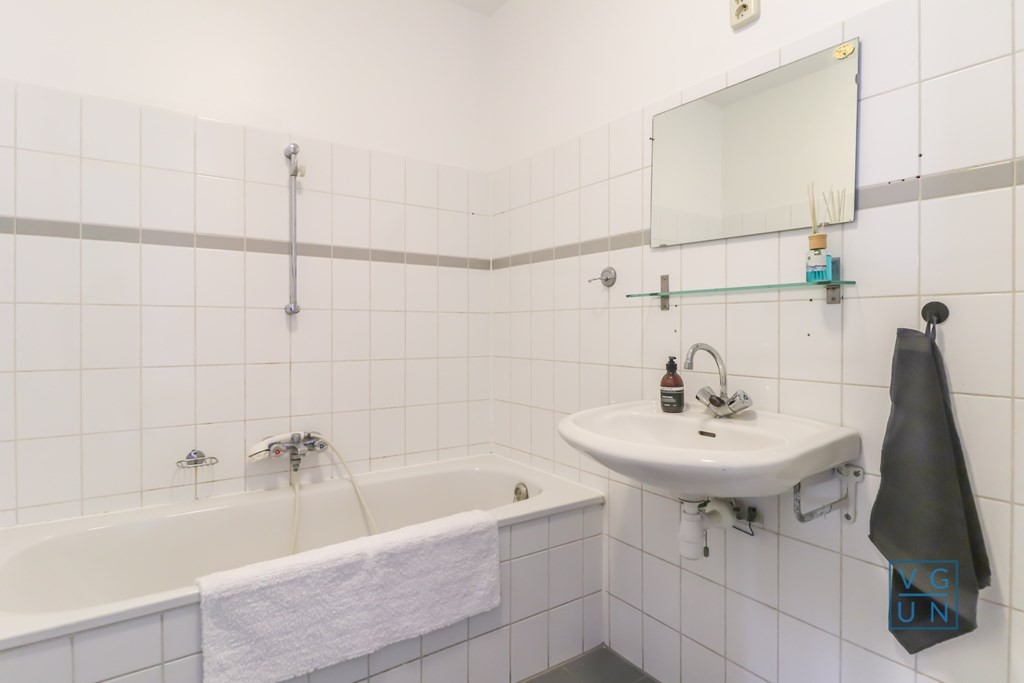 Appartement te huur: Zuidplein 674, Rotterdam