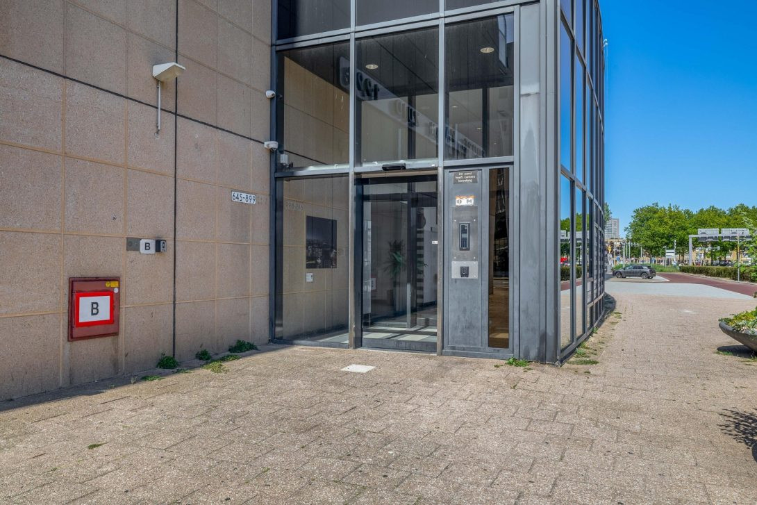 Appartement te koop: Strevelsweg 671, Rotterdam