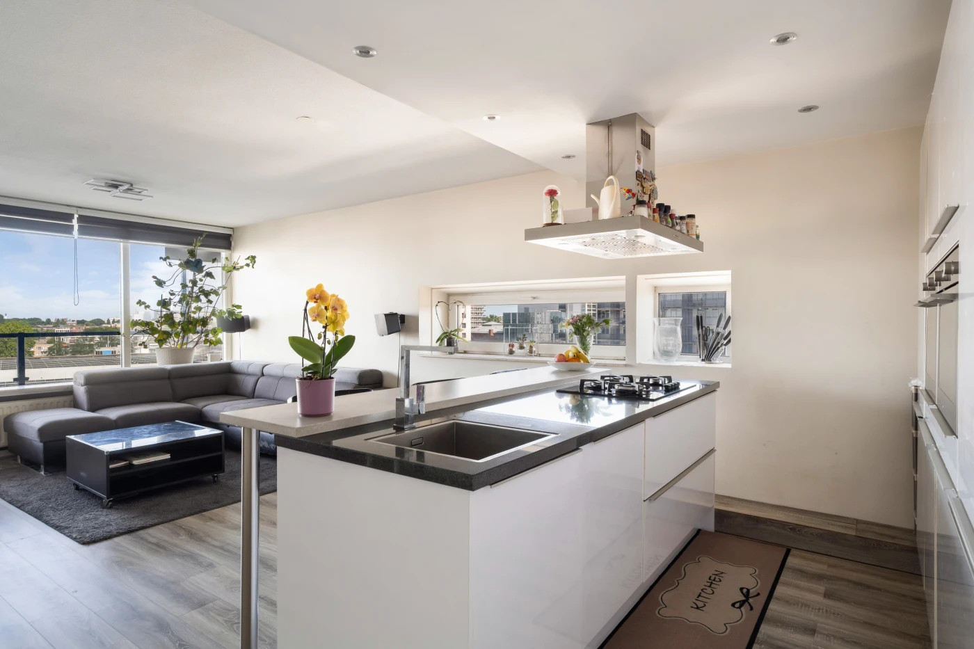 Appartement te koop: Strevelsweg 707, Rotterdam